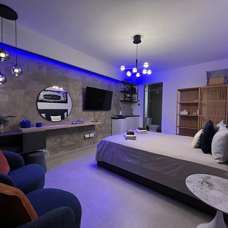 Fat Cow Apartments Larnaca Extérieur photo