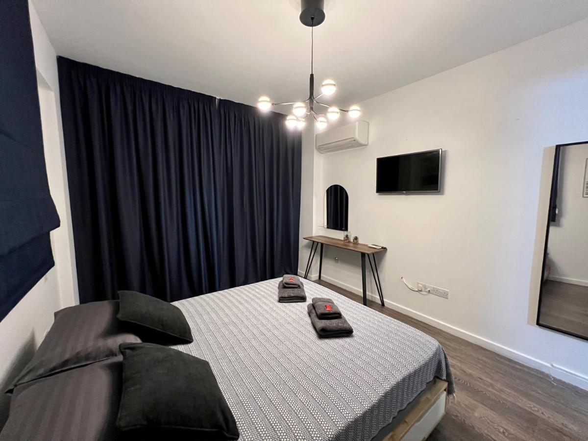 Fat Cow Apartments Larnaca Extérieur photo