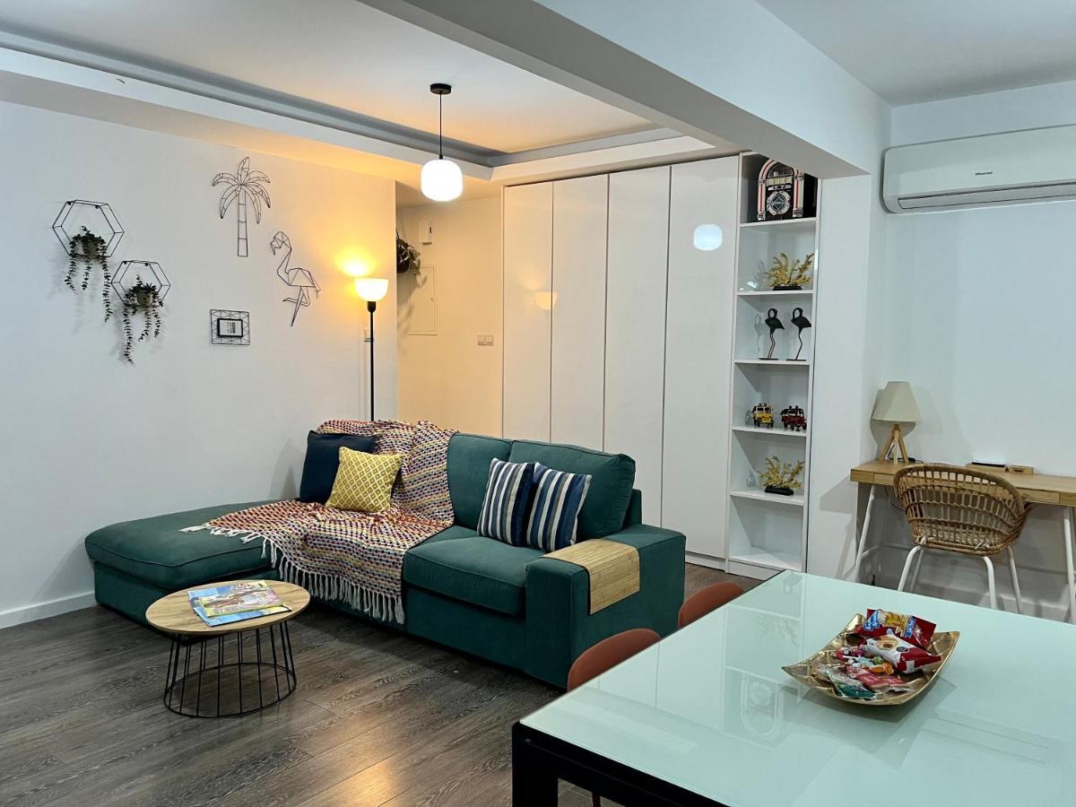 Fat Cow Apartments Larnaca Extérieur photo