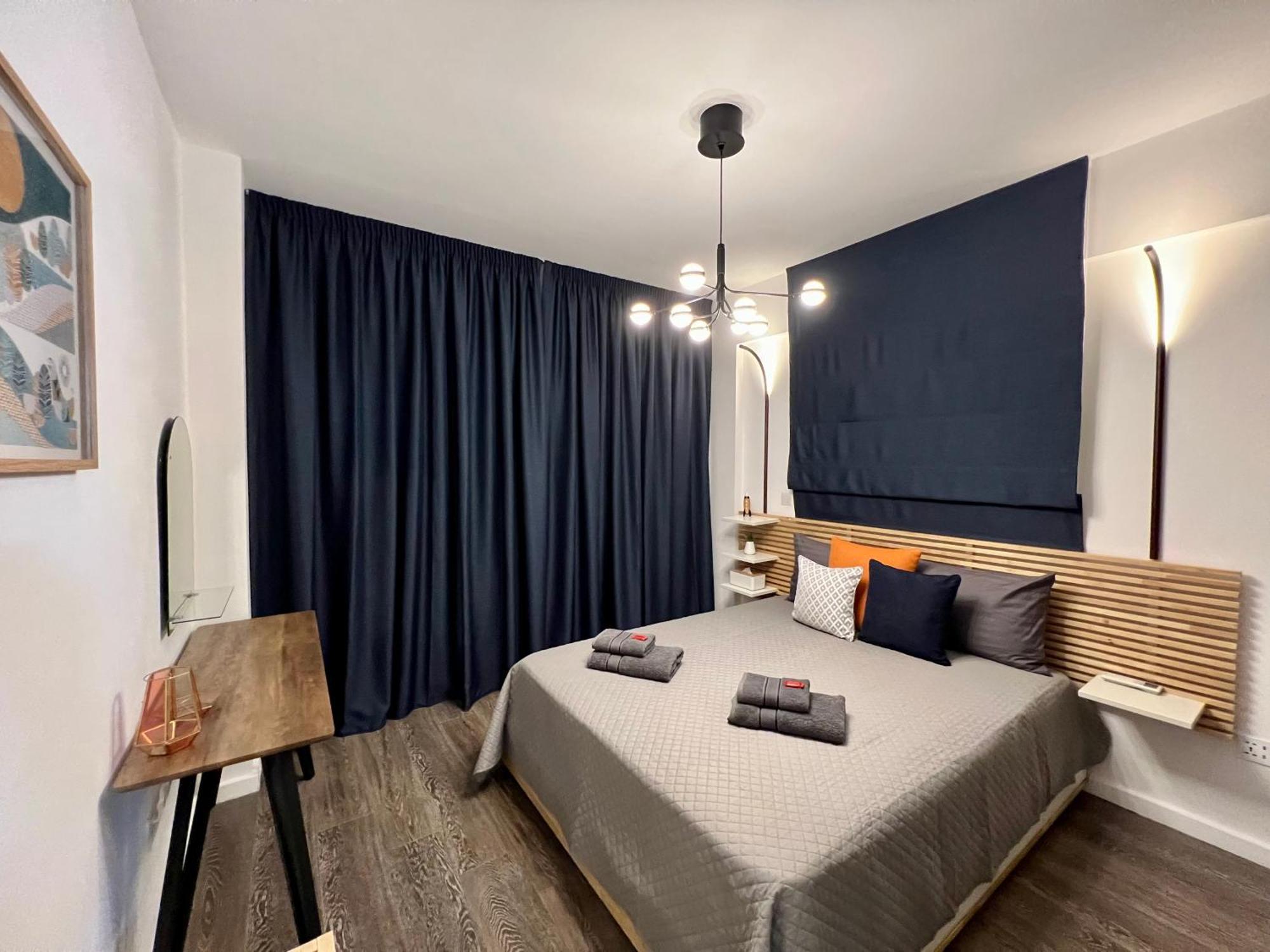 Fat Cow Apartments Larnaca Extérieur photo