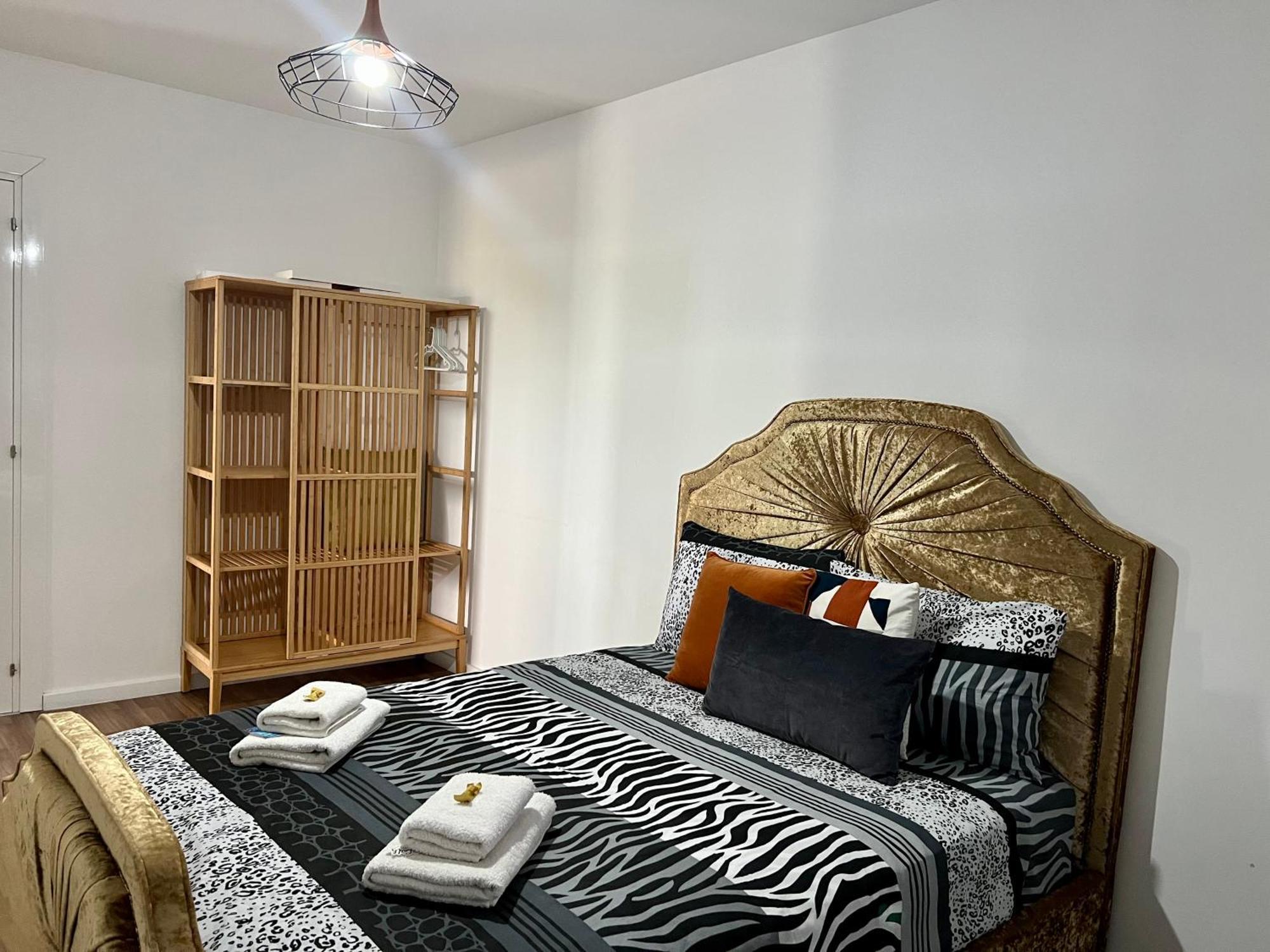 Fat Cow Apartments Larnaca Extérieur photo