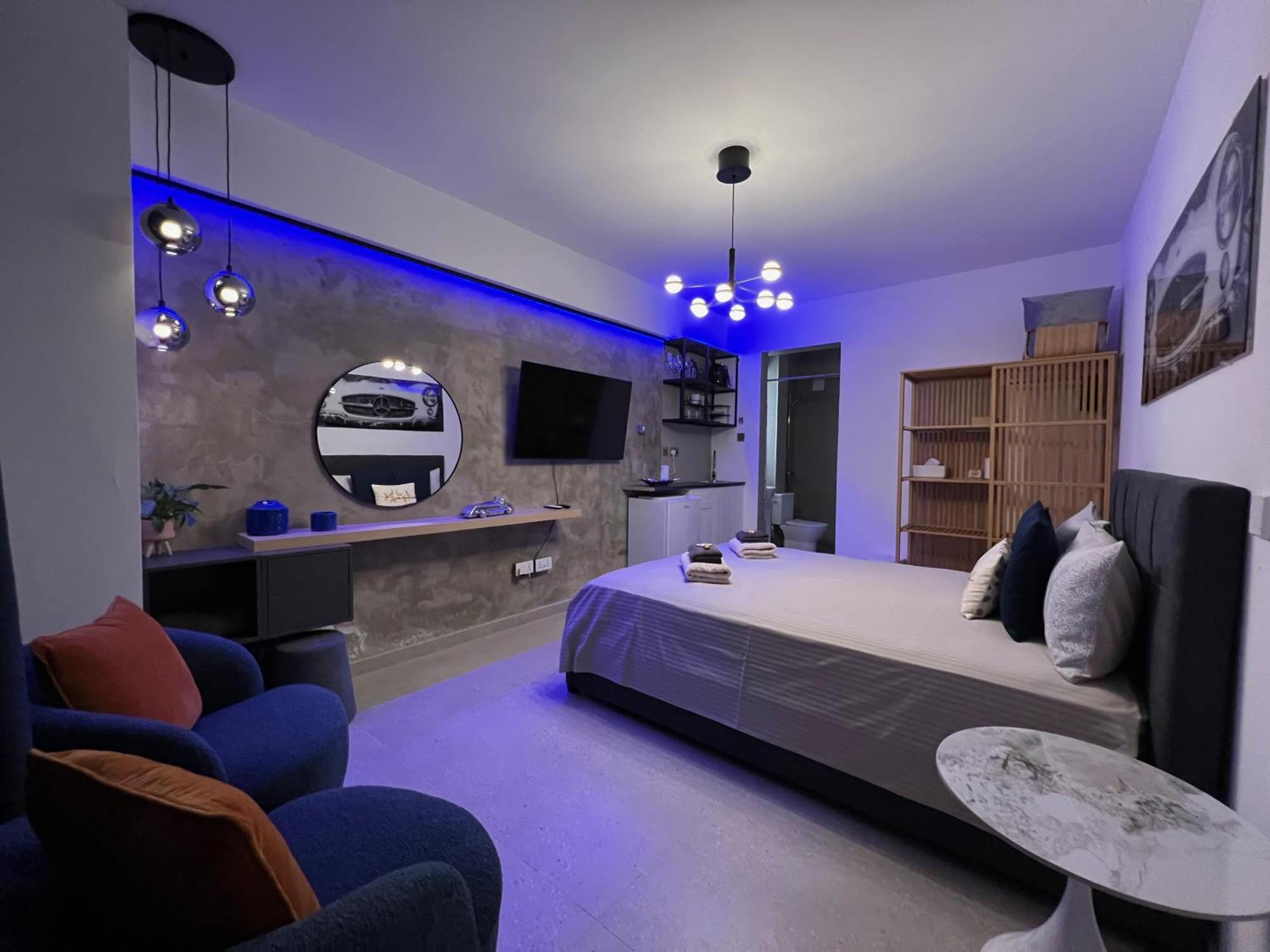Fat Cow Apartments Larnaca Extérieur photo