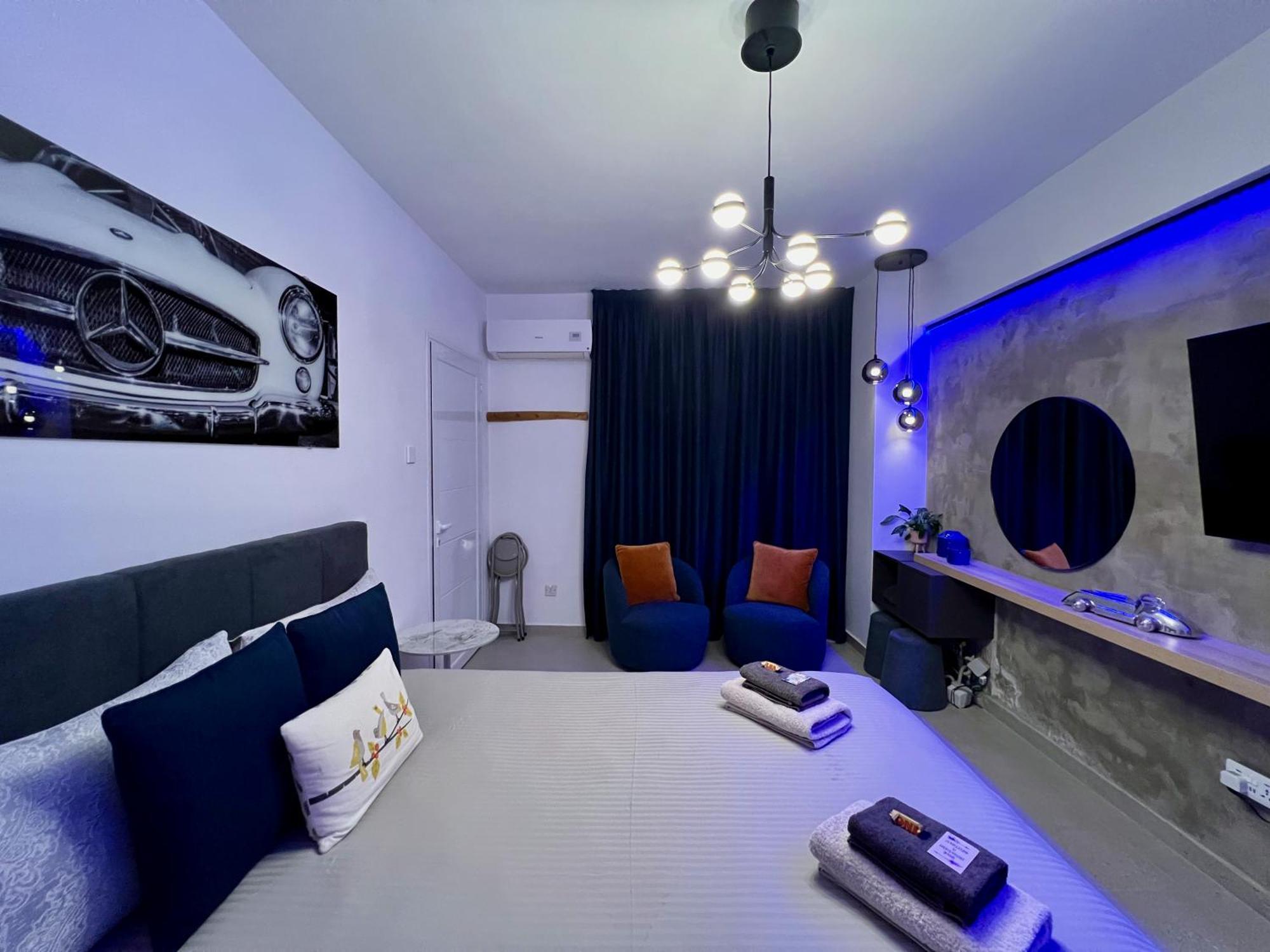 Fat Cow Apartments Larnaca Extérieur photo