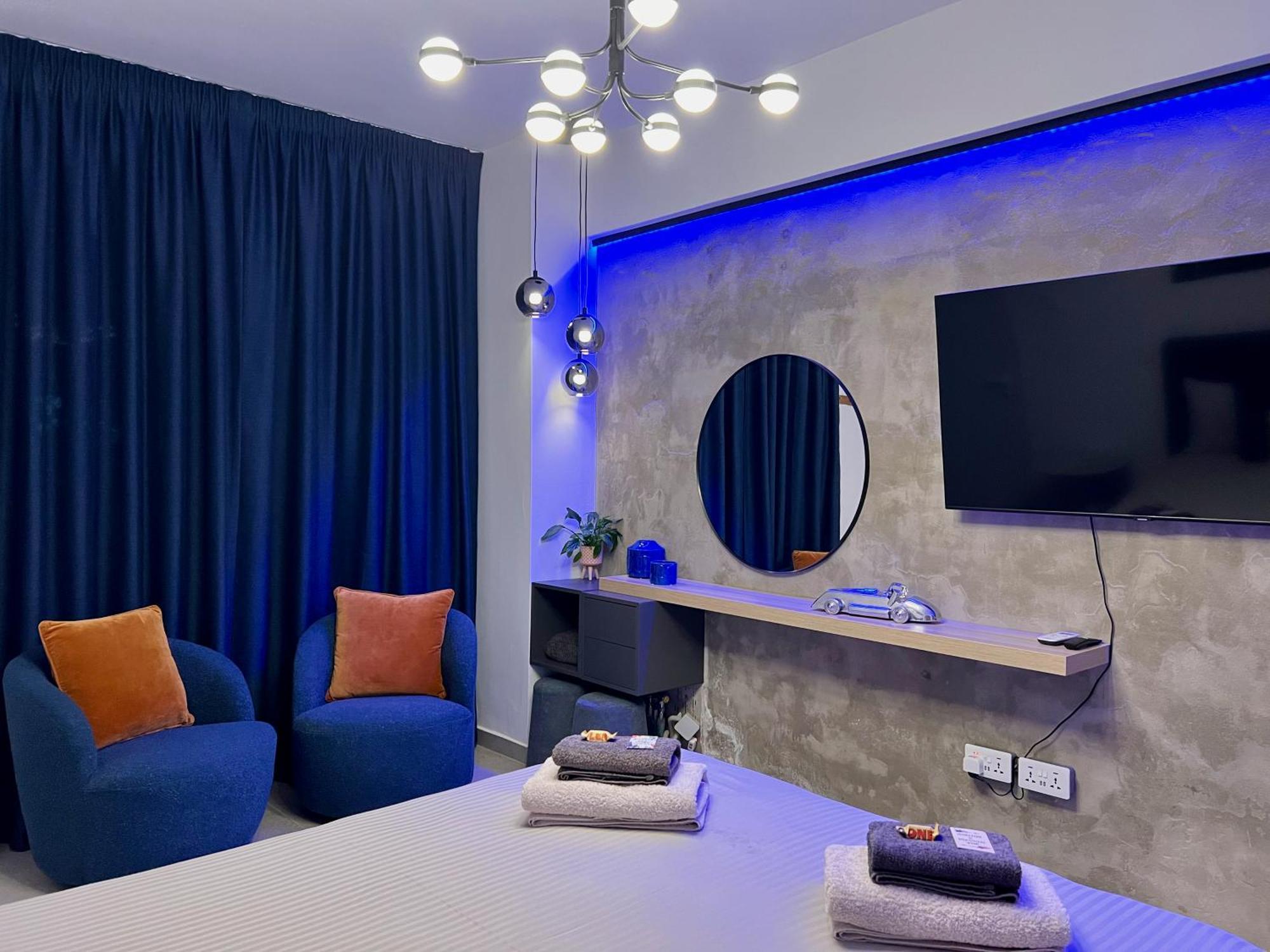 Fat Cow Apartments Larnaca Extérieur photo
